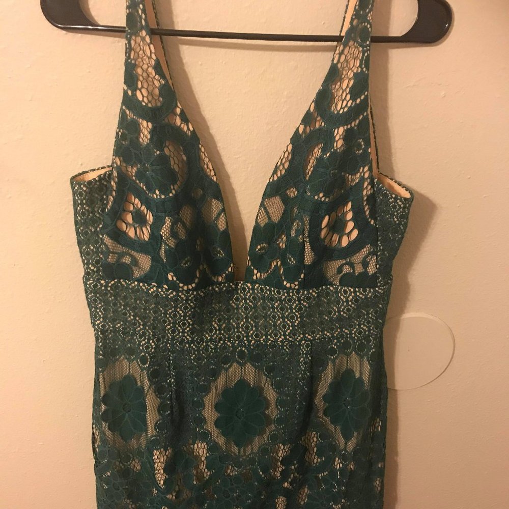 Gorgeous teal and nude lace cocktail dress, NWT